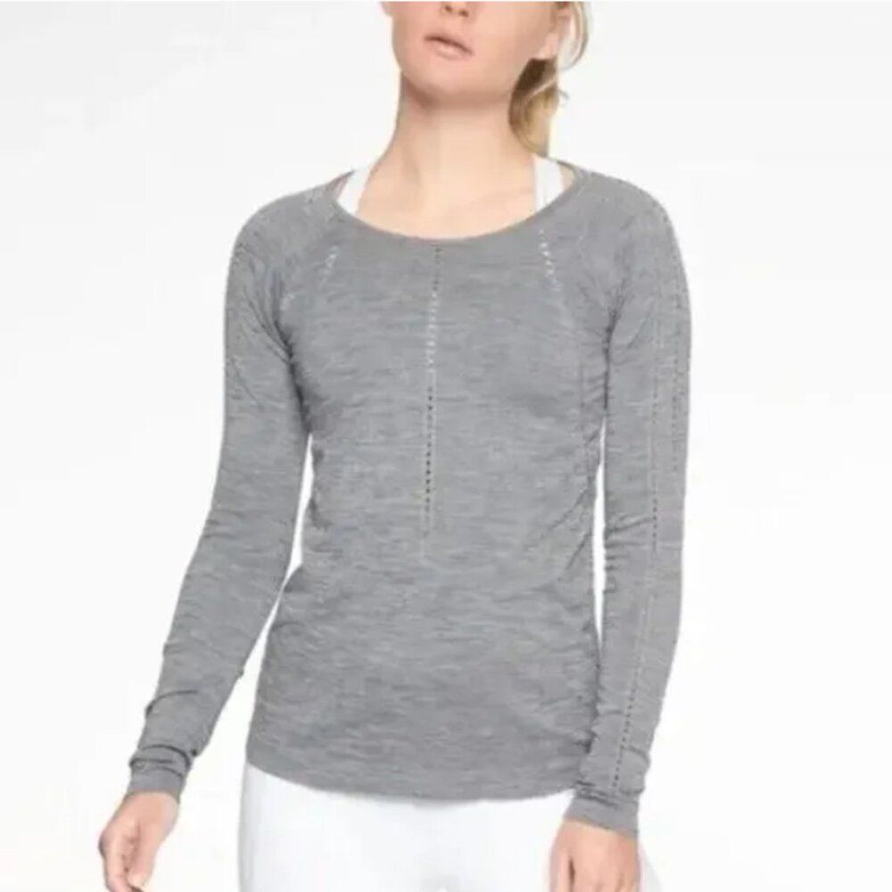 ATHLETA Foothill Perforated Long Sleeve Top in Heather Medium Grey Size Small